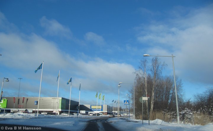 Vacker söndag på till att veckohandla på City Gross. Norrköping kl 12:33 den 20 januari 2013.